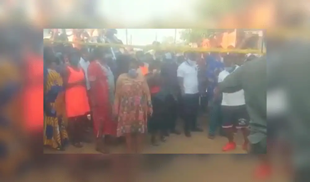 Los seguidores del pastor se congregaron en su vivienda. Fuente: Facebook. Los seguidores del pastor se congregaron en su vivienda. Fuente: Facebook.