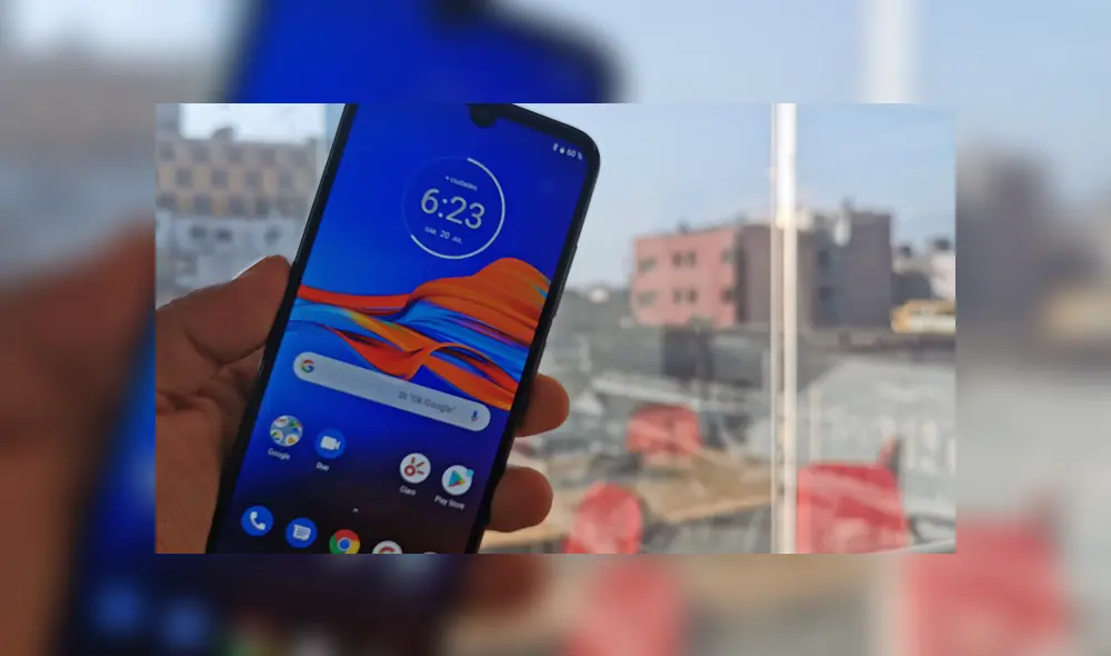 El Moto E6 Plus cuenta con una pantalla de 6.1 pulgadas HD+. Foto: Juan José López Cuya.