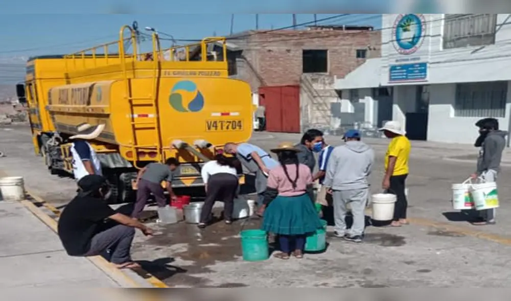 Sedapar inició con repartición de agua en cisternas. Sedapar inició con repartición de agua en cisternas.