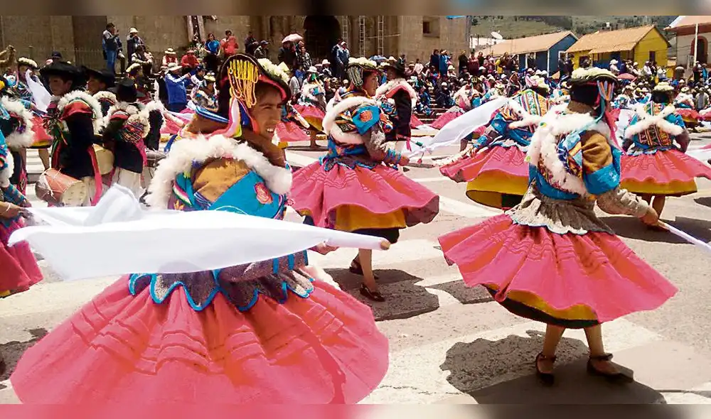 Wifalas de Muñani ganó concurso de danzas en fiesta de la Candelaria