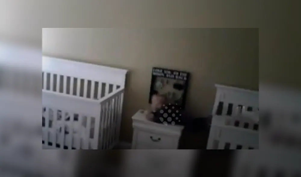 Desliza hacia la izquierda para ver lo que hacía un bebé en ausencia de su madre. Video de Facebook.