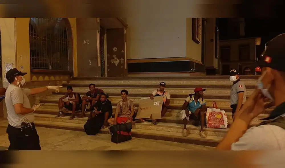 Venezolanos ingresan a Tumbes Venezolanos ingresan a Tumbes