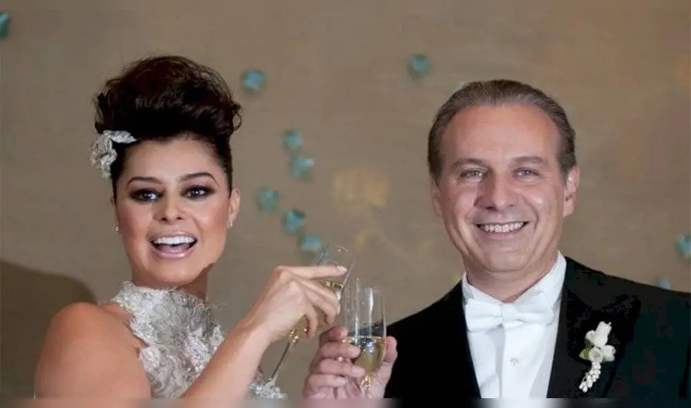 Yadhira Carrillo y su esposo Juan Collado