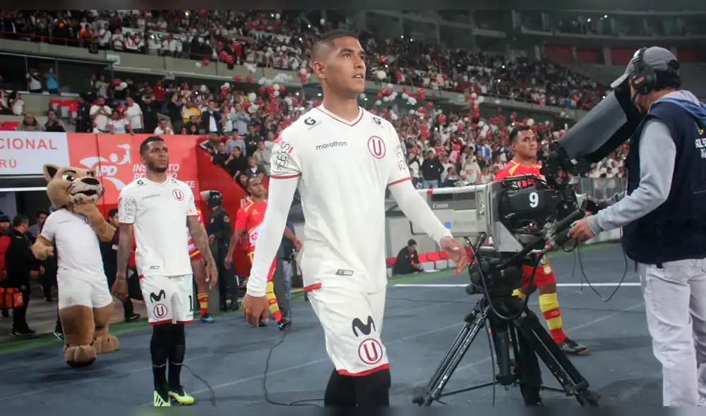 Roberto Siucho humilló al portero y lo hizo gatear dos veces [VIDEO]