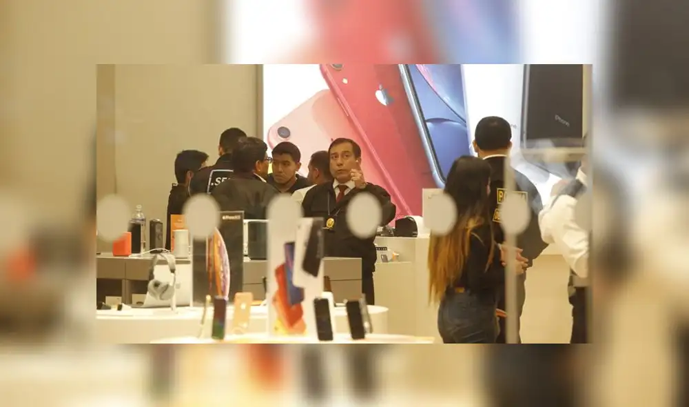 Se presume que al menos 10 personas, entre ellos una mujer, estarían implicados en cuantioso robo. Investigaciones siguen en curso. (Foto: Carlos Contreras / La República) Se presume que al menos 10 personas, entre ellos una mujer, estarían implicados en cuantioso robo. Investigaciones siguen en curso. (Foto: Carlos Contreras / La República)