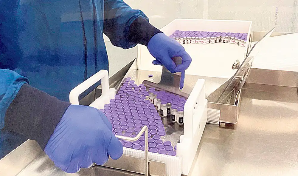 Producción. Según la OMS, son más de 2 mil millones de vacunas las que tendrá Covax Facility para distribuir a los países miembros de la iniciativa global. Foto: EFE Producción. Según la OMS, son más de 2 mil millones de vacunas las que tendrá Covax Facility para distribuir a los países miembros de la iniciativa global. Foto: EFE