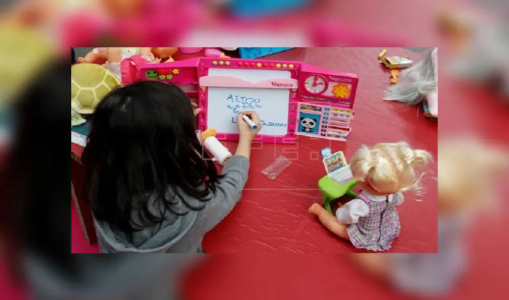 Los adolescentes atrajeron a la niñas con un caramelo, informó la Policía. Foto: referencial / EFE Los adolescentes atrajeron a la niñas con un caramelo, informó la Policía. Foto: referencial / EFE