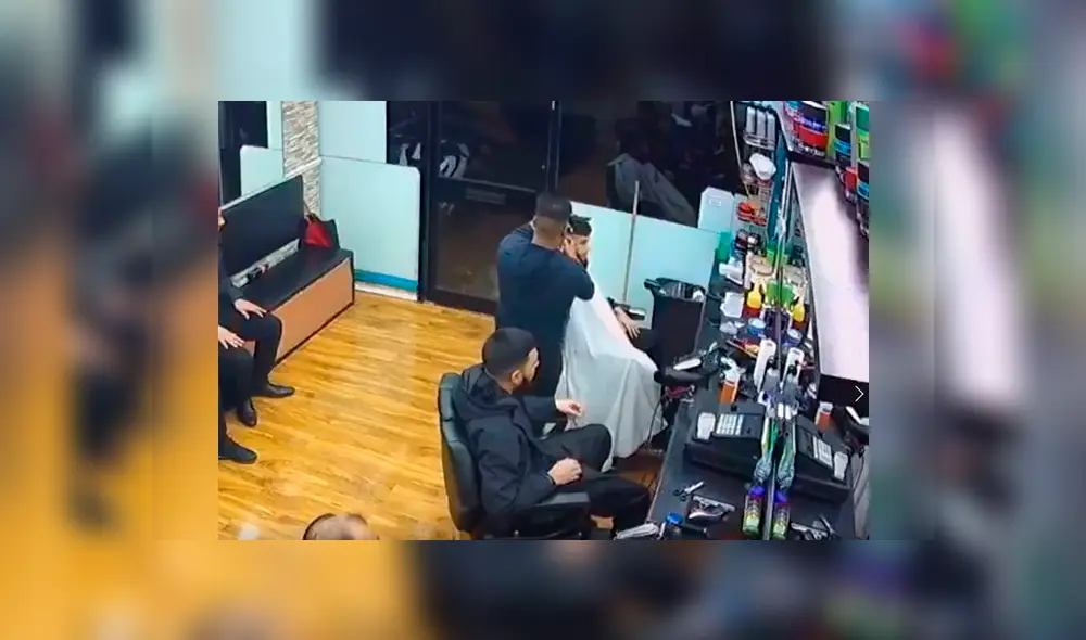 Asaltan con arma blanca a cliente de barbería y continúa con su corte de cabello