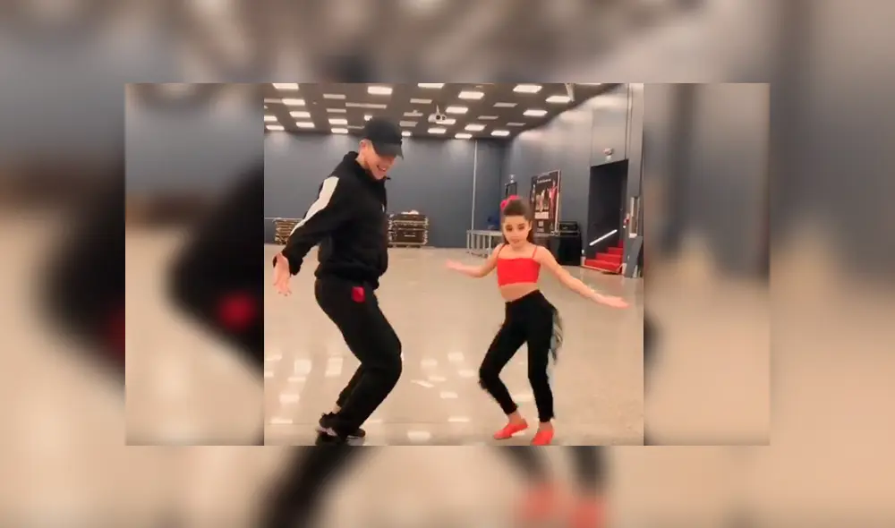 En Facebook, un padre con su hija demostró su talento en el baile y recibieron los elogios por sus movimientos.