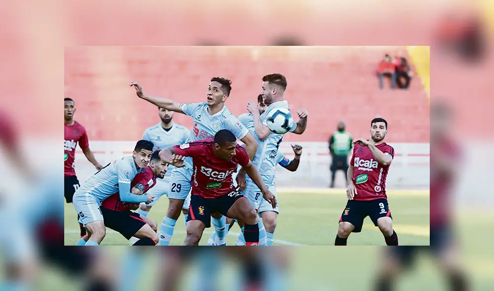 Trabado. El partido no fue bueno pero hubo goles.