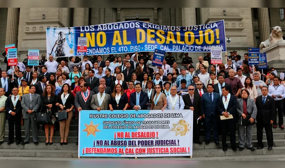 Colegio de Abogados de Lima anuncia que serán desalojados esta mañana Colegio de Abogados de Lima anuncia que serán desalojados esta mañana
