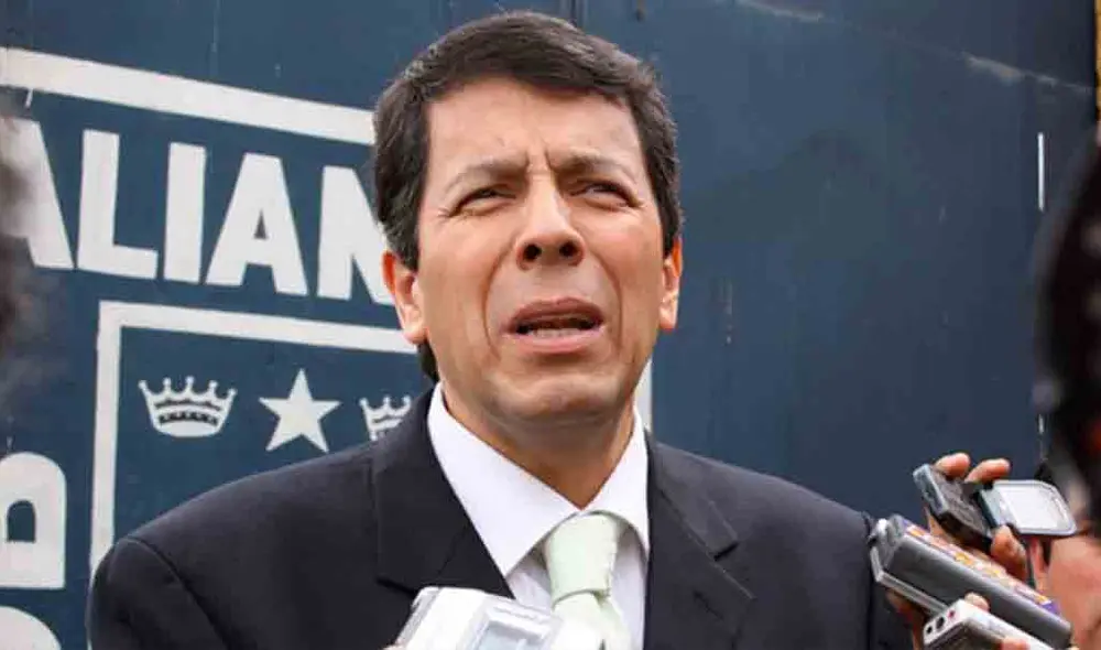 El exdirigente blanquiazul Héctor Ordóñez opinó que la Liga 1 de este año debería jugarse sin Playoffs. El exdirigente blanquiazul Héctor Ordóñez opinó que la Liga 1 de este año debería jugarse sin Playoffs.