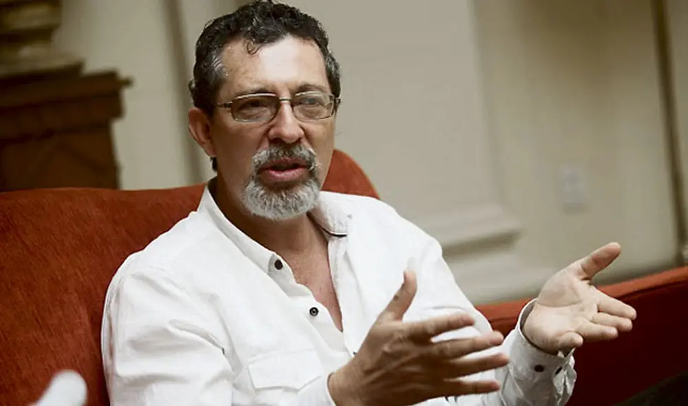 Fan. Humberto Olaechea fue invitado por “La Resistencia”.