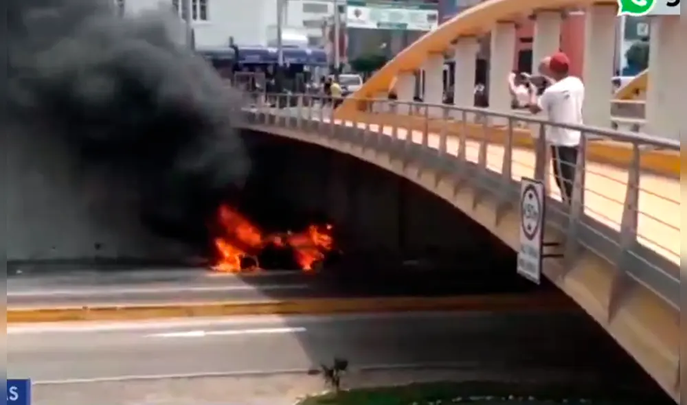 El hecho generó congestión vehicular. (Foto: Captura video)