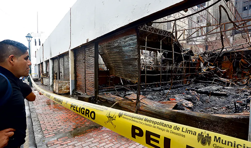 Dolor. Comerciantes del complejo de galerías El Coloso lo perdieron todo y piden ayuda.