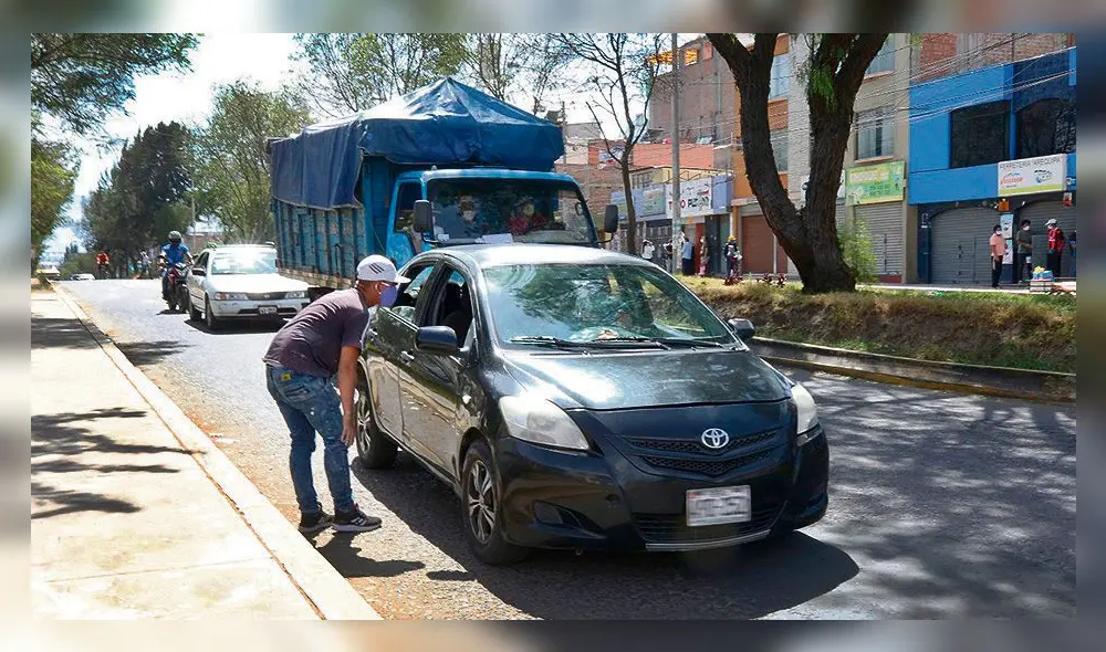 Formalizados. Colectivos circulaban de forma ilegal en Arequipa antes de la cuarentena. Una de sus rutas era el Cono Norte. Formalizados. Colectivos circulaban de forma ilegal en Arequipa antes de la cuarentena. Una de sus rutas era el Cono Norte.