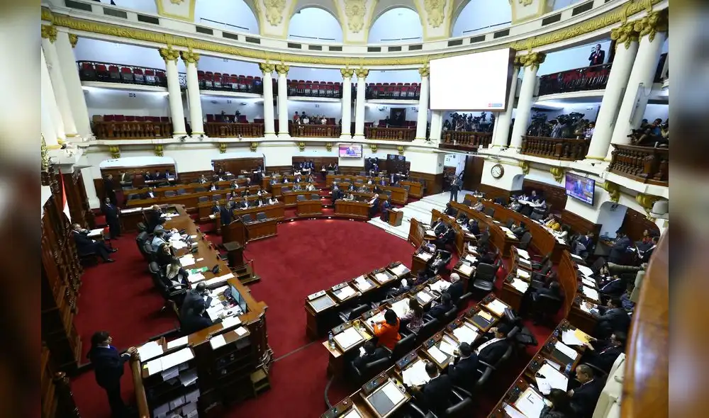 Carlos Basombrío dio cifras de logros y metas, y oposición lo criticó  