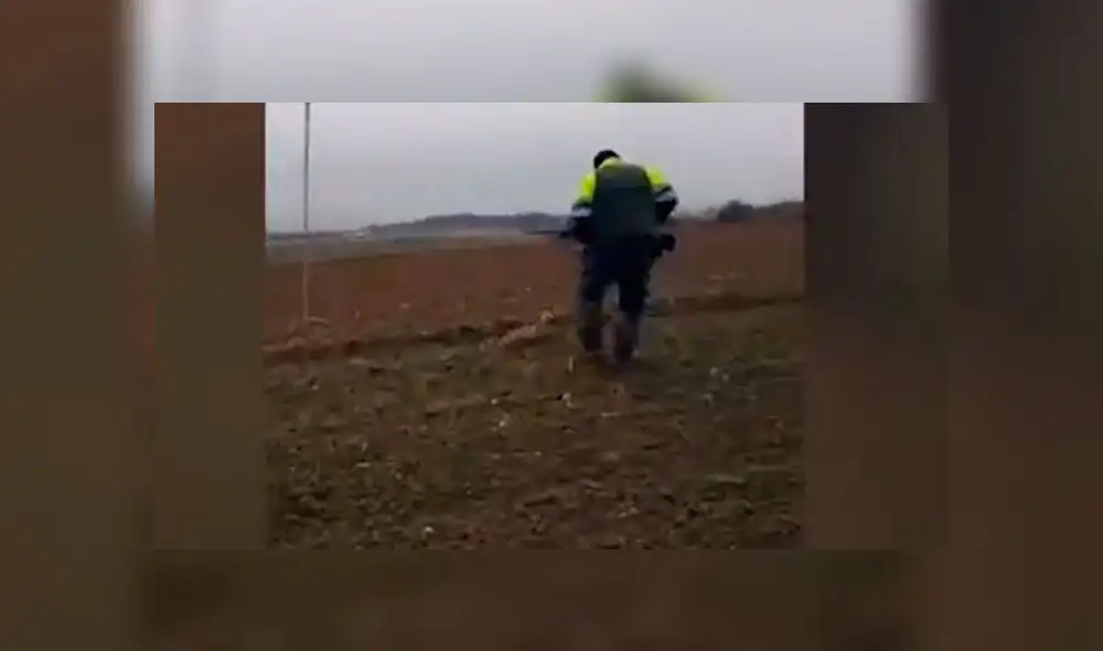 Brutal maltrato animal: cazadores se graban torturando a un zorro herido hasta matarlo 