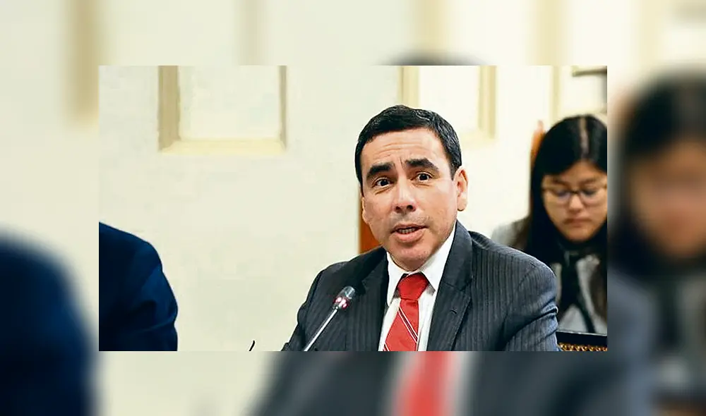 A favor. Considera constitucional la medida del Gobierno.