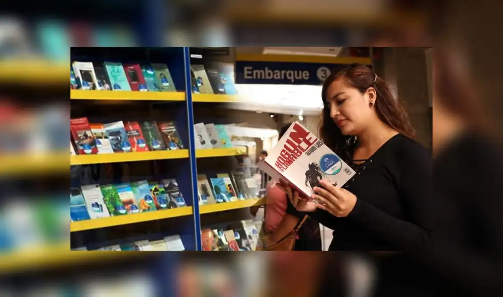 Bibliometro presenta una alternativa digital para insentivar el hábito de la lectura. (Foto: Composición LR / MML / Andina)