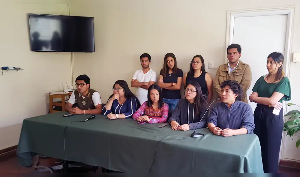 Estudiantes de la PUCP exigen transparencia en devolución de cobros ilegales [VIDEO]