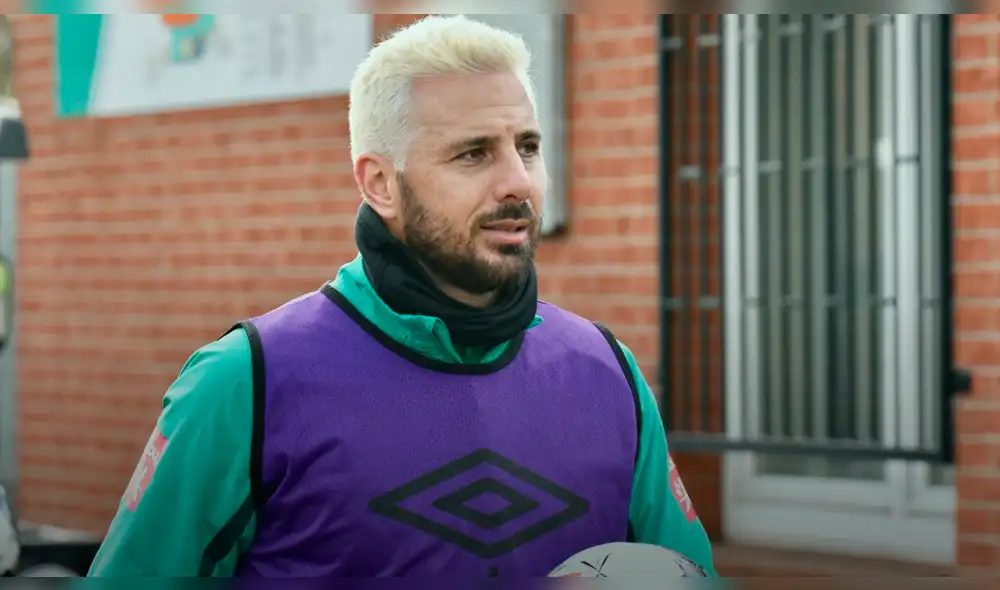 Claudio Pizarro aparece con renovado cambio de look en entrenamientos del Werder Bremen. Foto: Twitter Werder Bremen