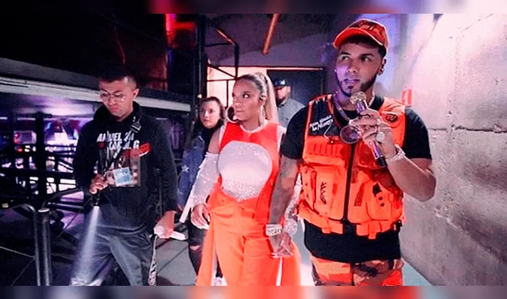 Anuel AA enfurece al padre de Karol G al publicar imágenes íntimas con su hija