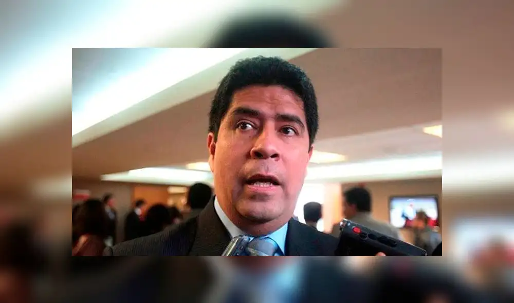 Ministro Barreda también renunciará en caso se apruebe la vacancia a PPK Ministro Barreda también renunciará en caso se apruebe la vacancia a PPK