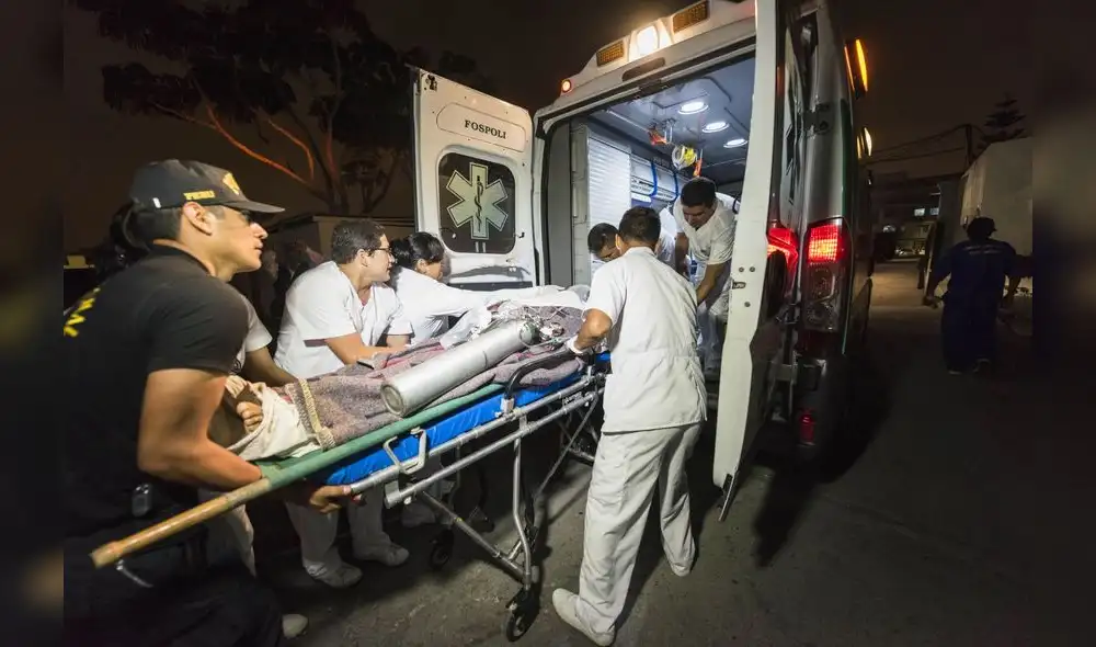 Explosión de máquina plastificadora deja graves a dos trabajadores gráficos