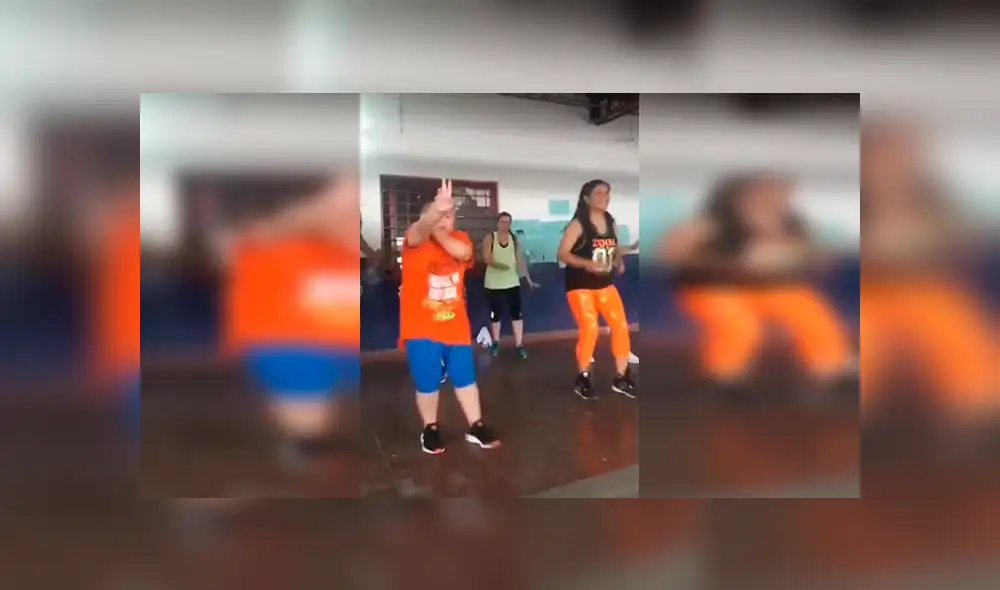 En Facebook, un pequeño enseñó un baile a las madres de sus compañeros y se movieron al ritmo de reggaetón.