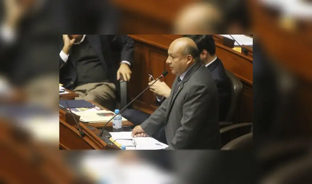 Peruanos por el Kambio suspende por seis meses al congresista Moisés Guía