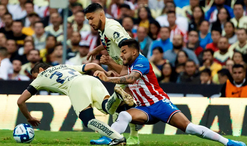 Sigue aquí EN VIVO ONLINE por TUDN el América vs. Chivas en el marco de la jornada 12 del Torneo Apertura 2019 de la Liga MX. | Foto: EFE
