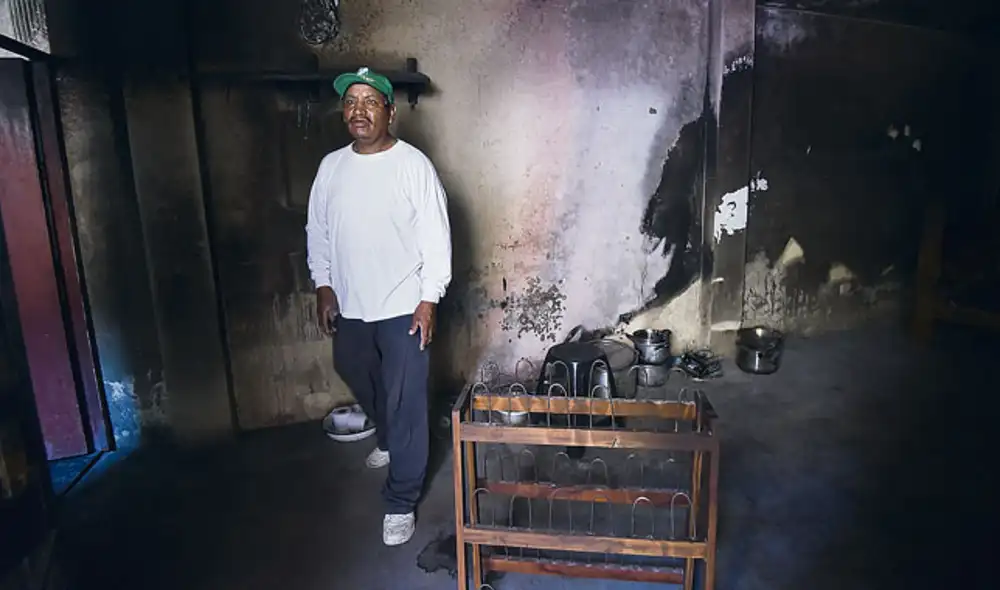 Damnificado. Benito Cafuiro Conde pide ayuda para su familia que quedó en la calle.