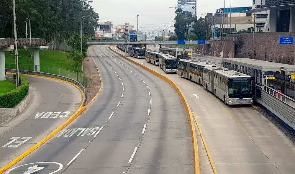 Vía Expresa luce sin vehículos. Foto: Deysi Portuguez / URPI-GLR Vía Expresa luce sin vehículos. Foto: Deysi Portuguez / URPI-GLR