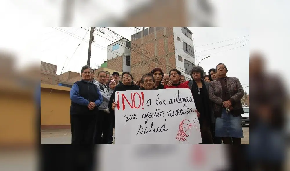 Protestas por antena. Foto: Renato Pajuelo Zorrilla/La República Protestas por antena. Foto: Renato Pajuelo Zorrilla/La República