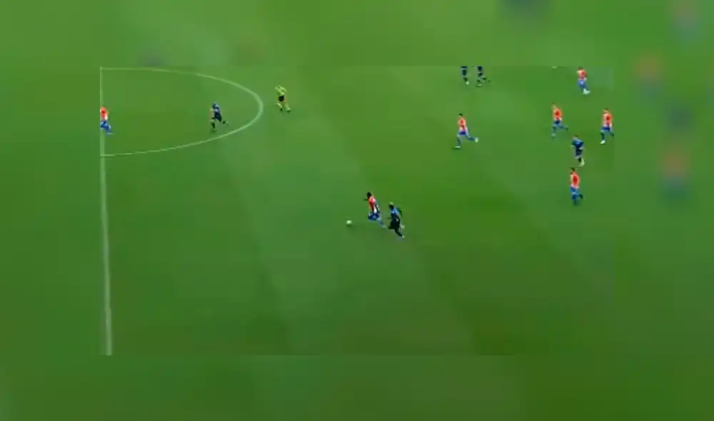 El peruano Luis Advíncula realizó una excelente presentación con el Rayo Vallecano.