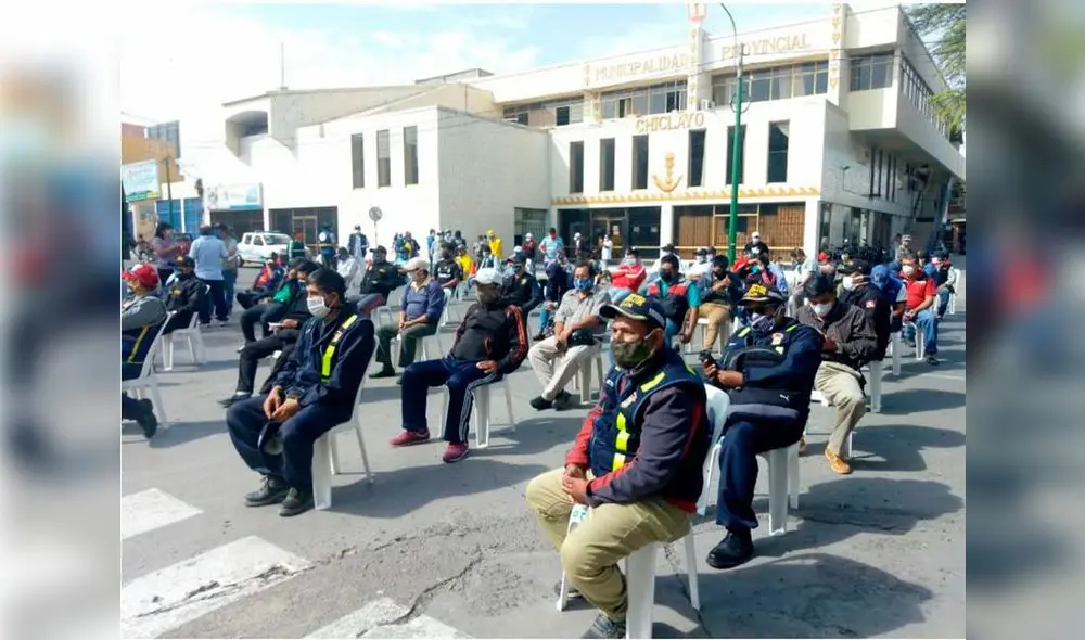 Los trabajadores fueron sometidos a la prueba diagnóstica a fin de saber si están o no infectados.