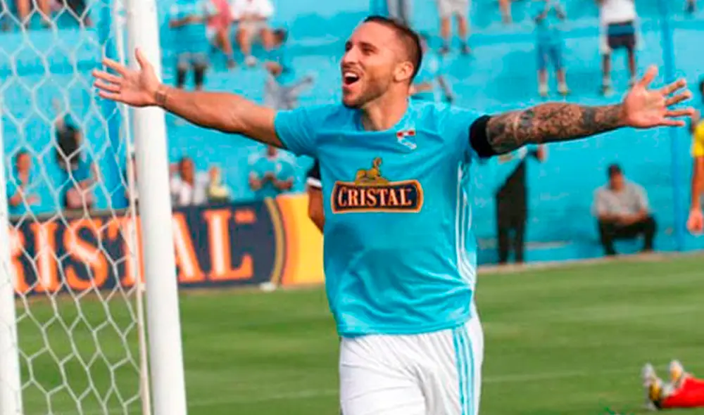 Emanuel Herrera anotó el segundo tanto de Cristal.