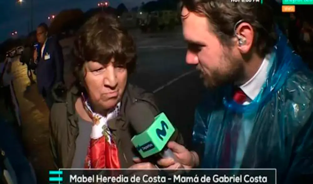 La familia de Gabriel Costa fue al estadio Centenario para verlo jugar ante el país que lo vio nacer. | Foto: Movistar Deportes