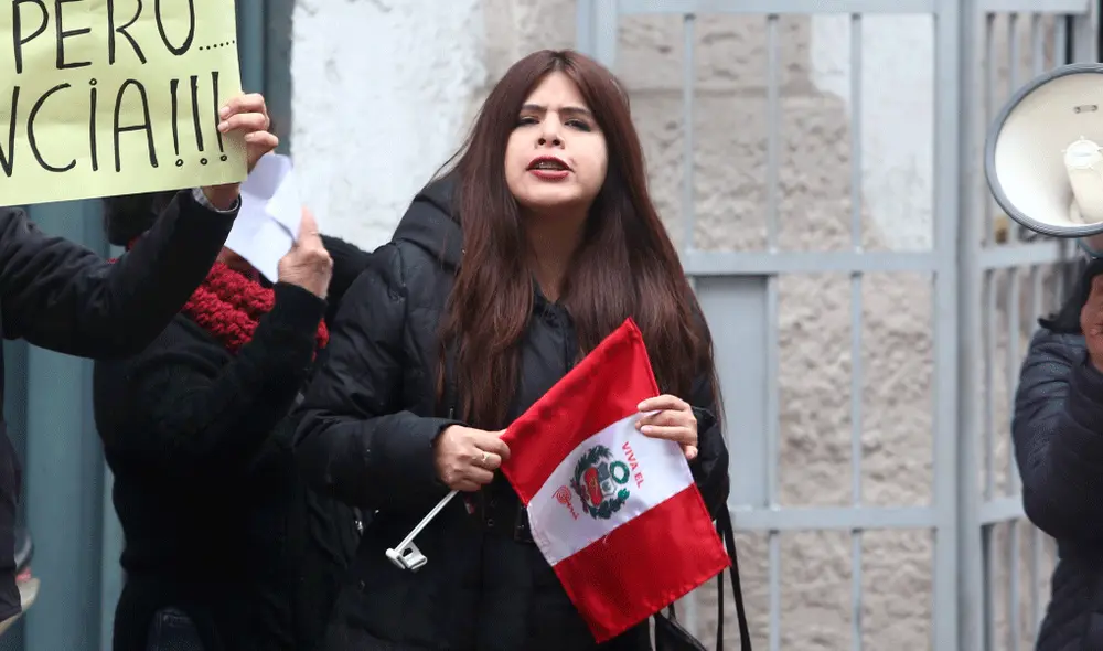 La Resistencia volvió a insultar a periodistas de La República. Foto: La República