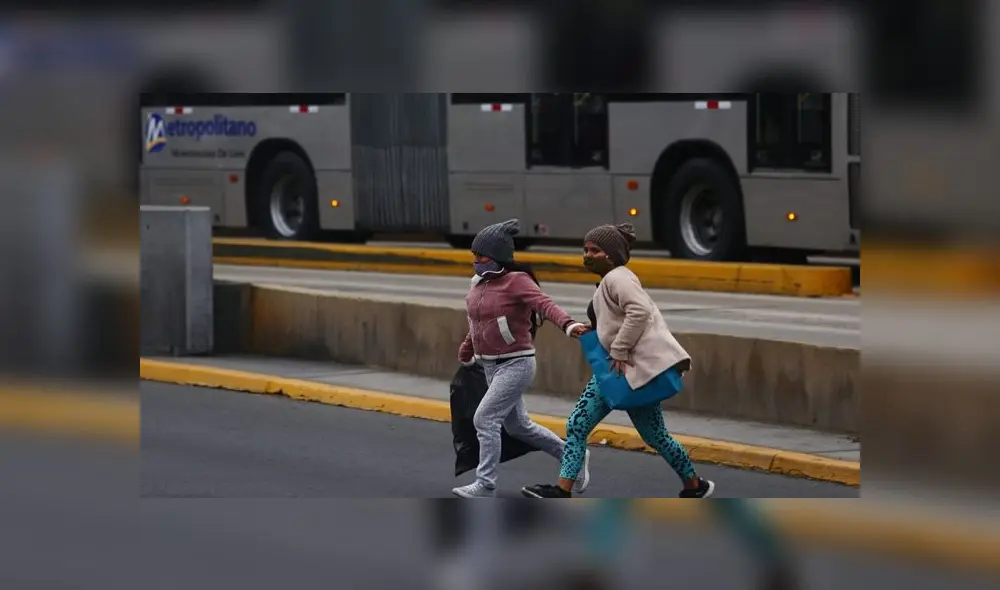 Ambulantes intentar se ubican en alrededores de Parque de la Exposición. Fotos: Flavio Matos / La República Ambulantes intentar se ubican en alrededores de Parque de la Exposición. Fotos: Flavio Matos / La República