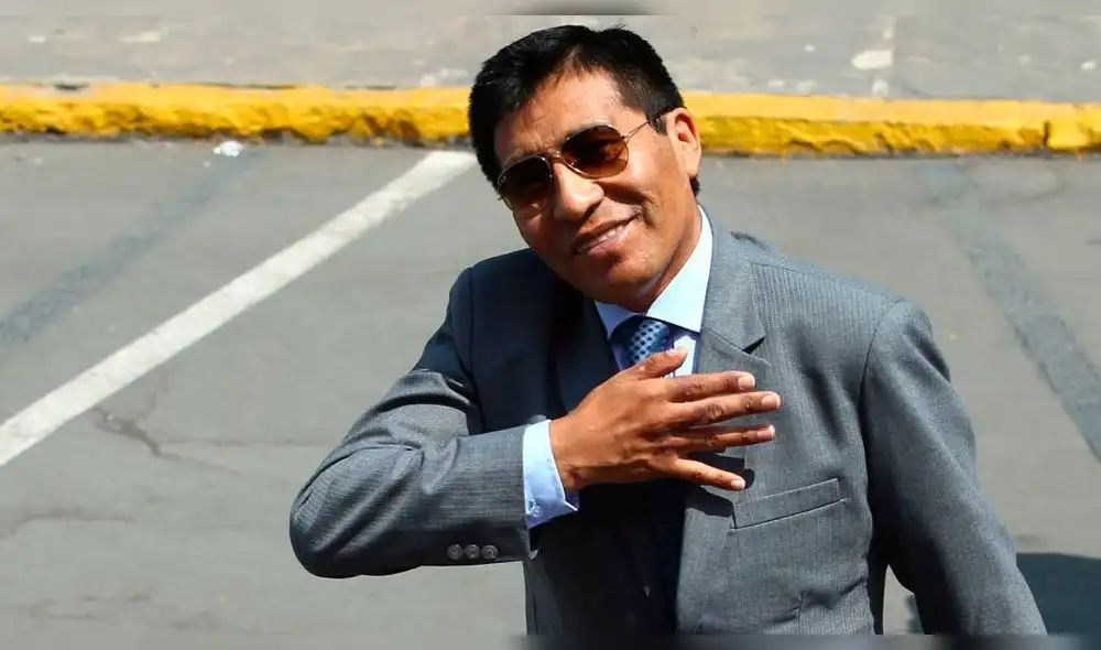 Fiscalía acoge acusación de aeromoza contra Moisés Mamani por tocamientos