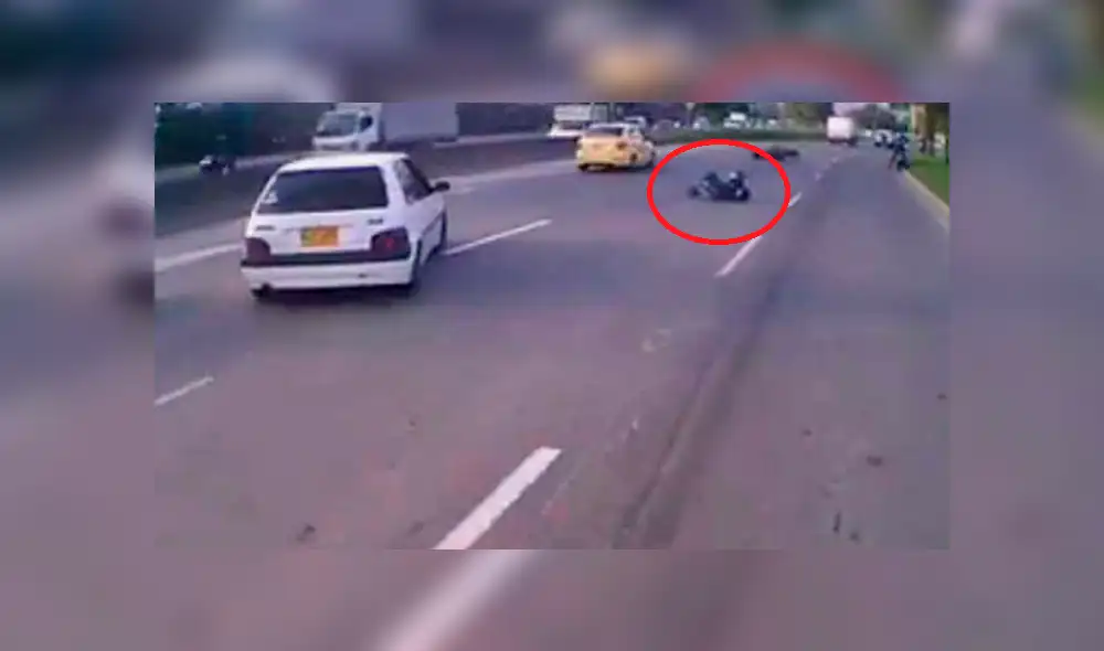 Indignación por conductor que atropelló a motociclista y huyó sin auxiliarlo [VIDEO]