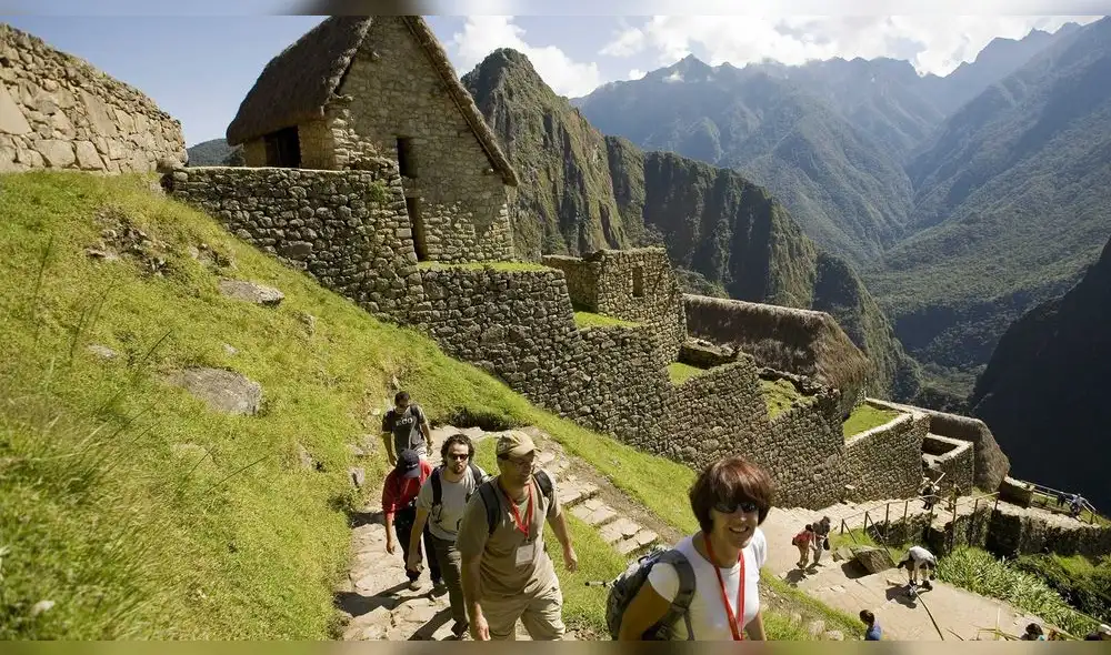 pedido. Empresarios piden que e permita paso de turistas. pedido. Empresarios piden que e permita paso de turistas.