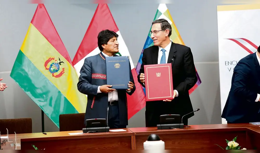 el dato  Presidentes Morales y Vizcarra suscribieron acuerdos para fortalecer la integración. Reunión fue en el auditorio de la municipalidad provincial.