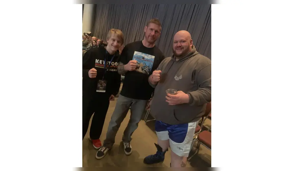 Video Viral: Boxeador con sobre peso recibe brutal nocaut en el segundo round.