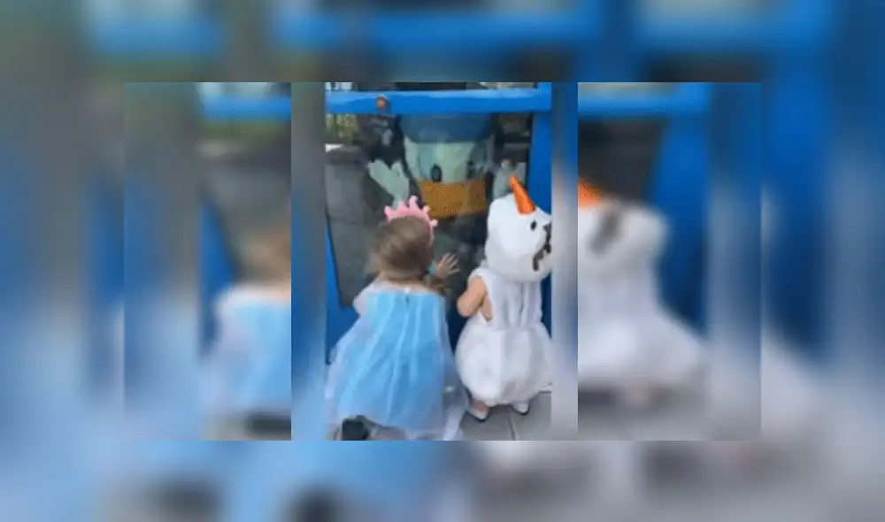 Desliza para ver más imágenes de esta conmovedora escena entre dos niños y su personaje de Disney favorito. Desliza para ver más imágenes de esta conmovedora escena entre dos niños y su personaje de Disney favorito.