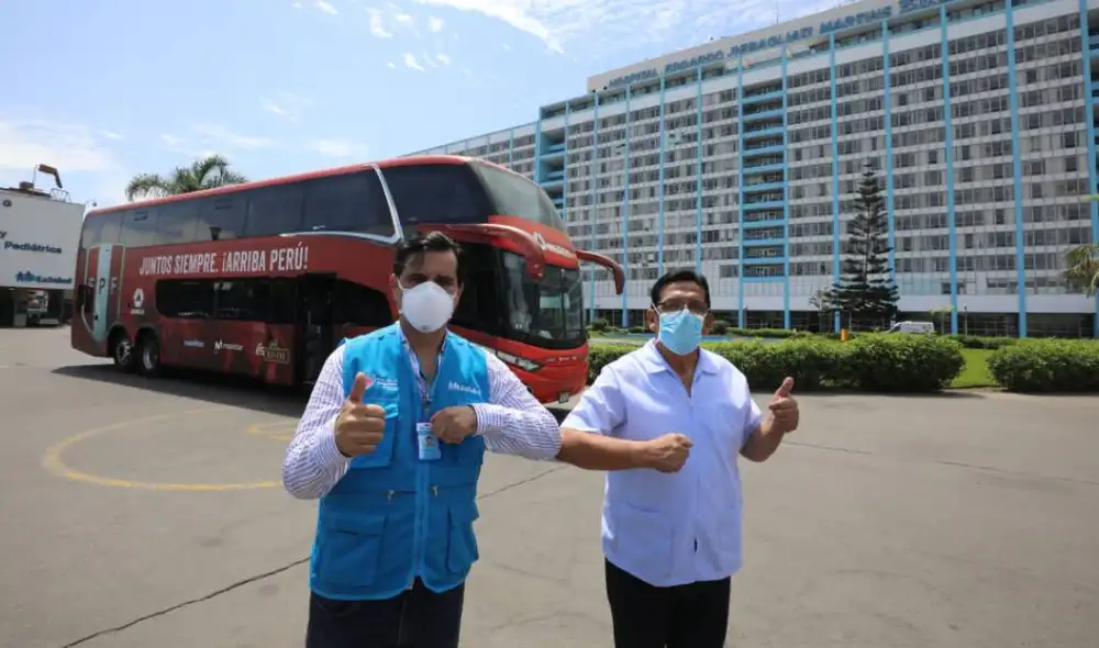 FPF brindó al Gobierno el bus oficial de la Selección. Foto: EsSalud