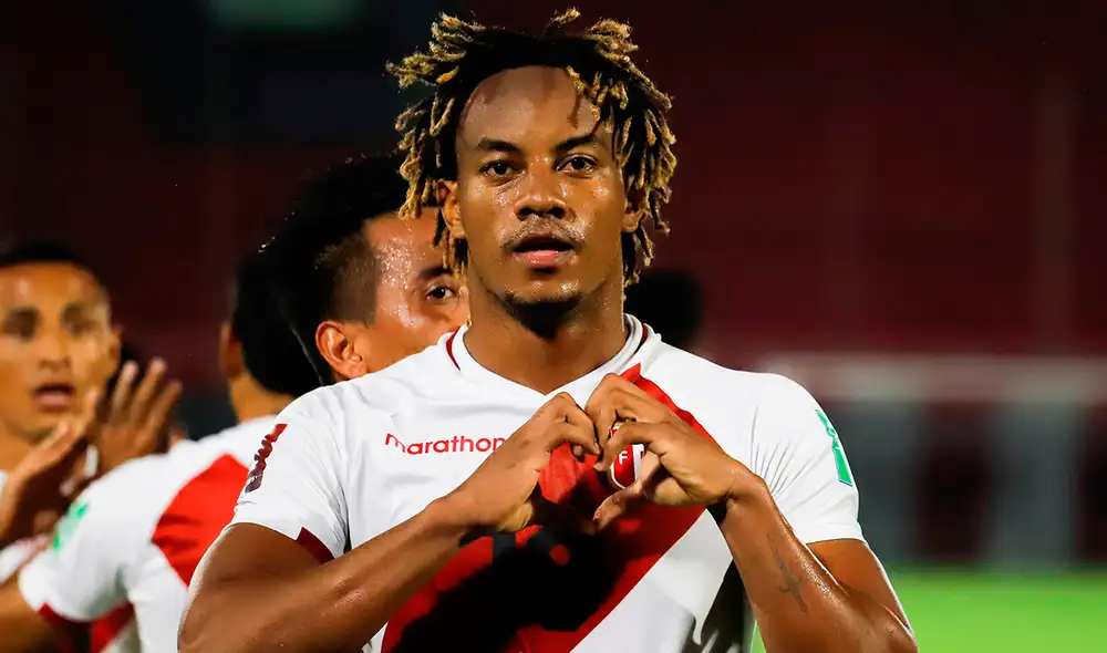 André Carrillo marcó dos goles en el partido de Perú con Paraguay. Foto: EFE