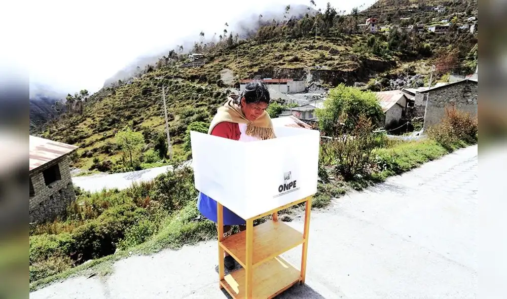 En consulta popular se revocaron a 13 alcaldes y 41 regidores de 27 distritos 